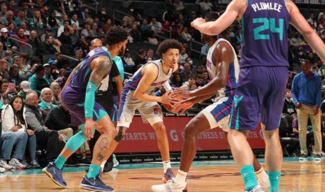 星空体育官网入口-近12战10负加时赛0胜7负 黄蜂赛季剧本提前揭晓？